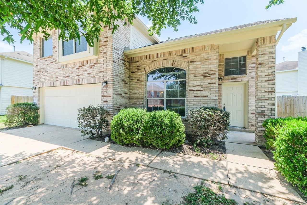 19607 Tully Meadows Ct - Photo 3 of 33