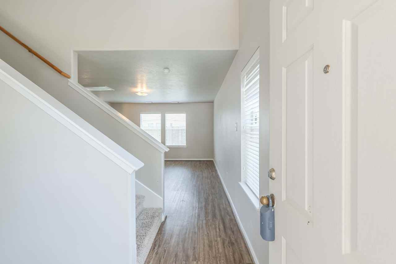 19607 Tully Meadows Ct - Photo 4 of 33