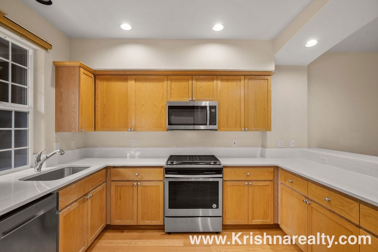 6006 Ne Maidstone St - Photo 6 of 24