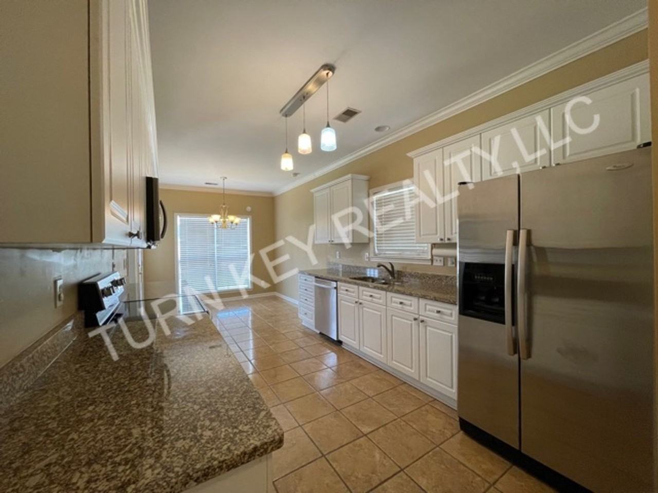 515 Enclave Circle - Photo 4 of 10