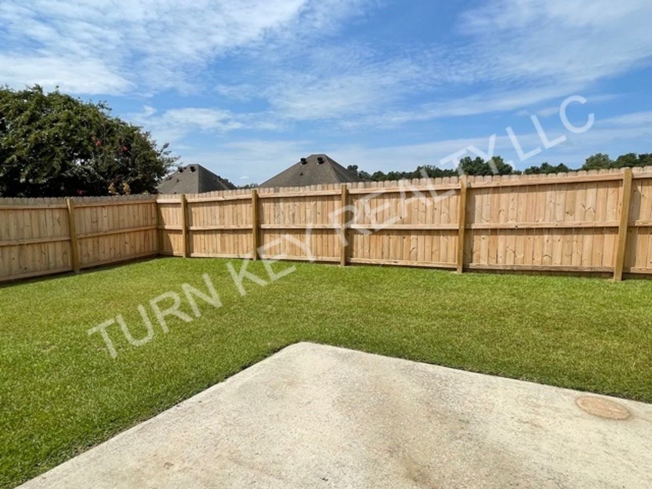 515 Enclave Circle - Photo 6 of 10