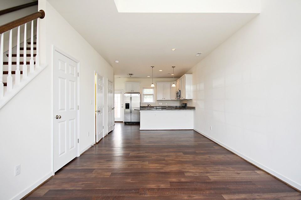 609 Mornington Ln - Photo 2 of 18