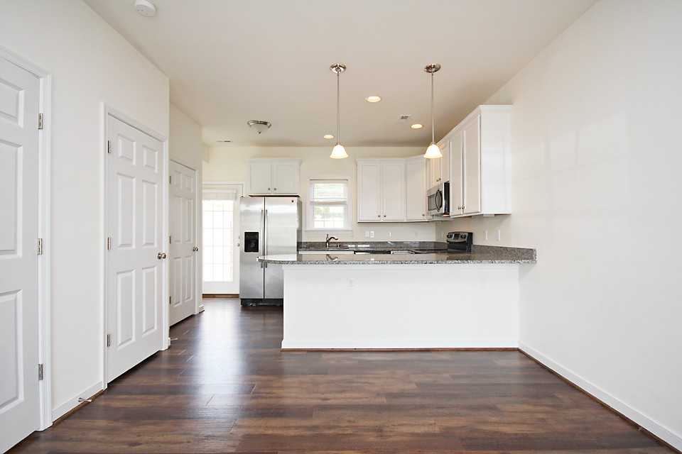 609 Mornington Ln - Photo 3 of 18