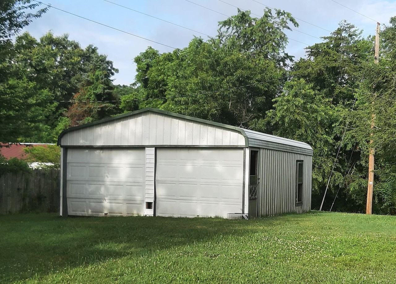 3306 Farmview Dr - Photo 3 of 21