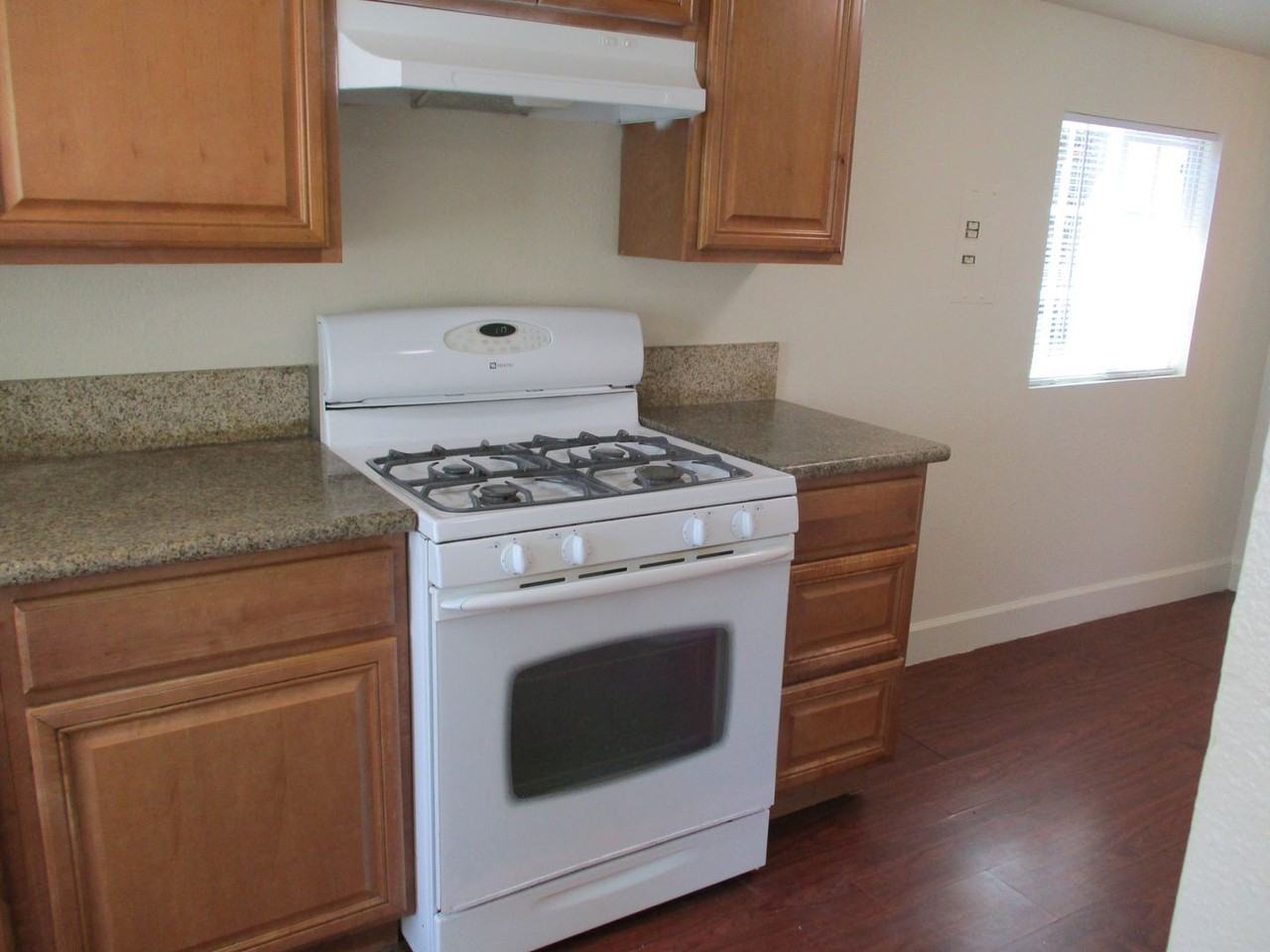 2762 Market St - Photo 5 of 14