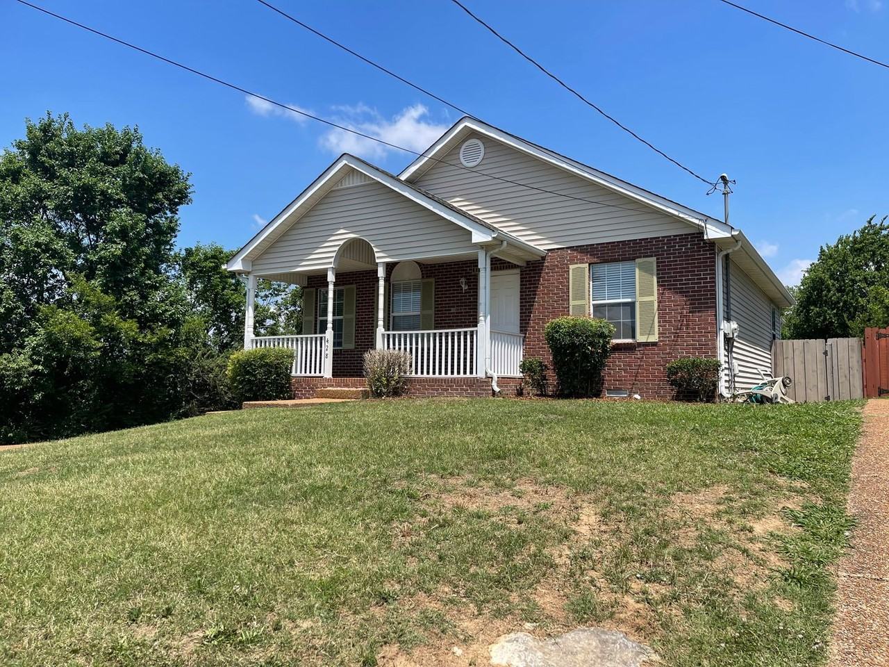 428 Newton Ct - Photo 2 of 13