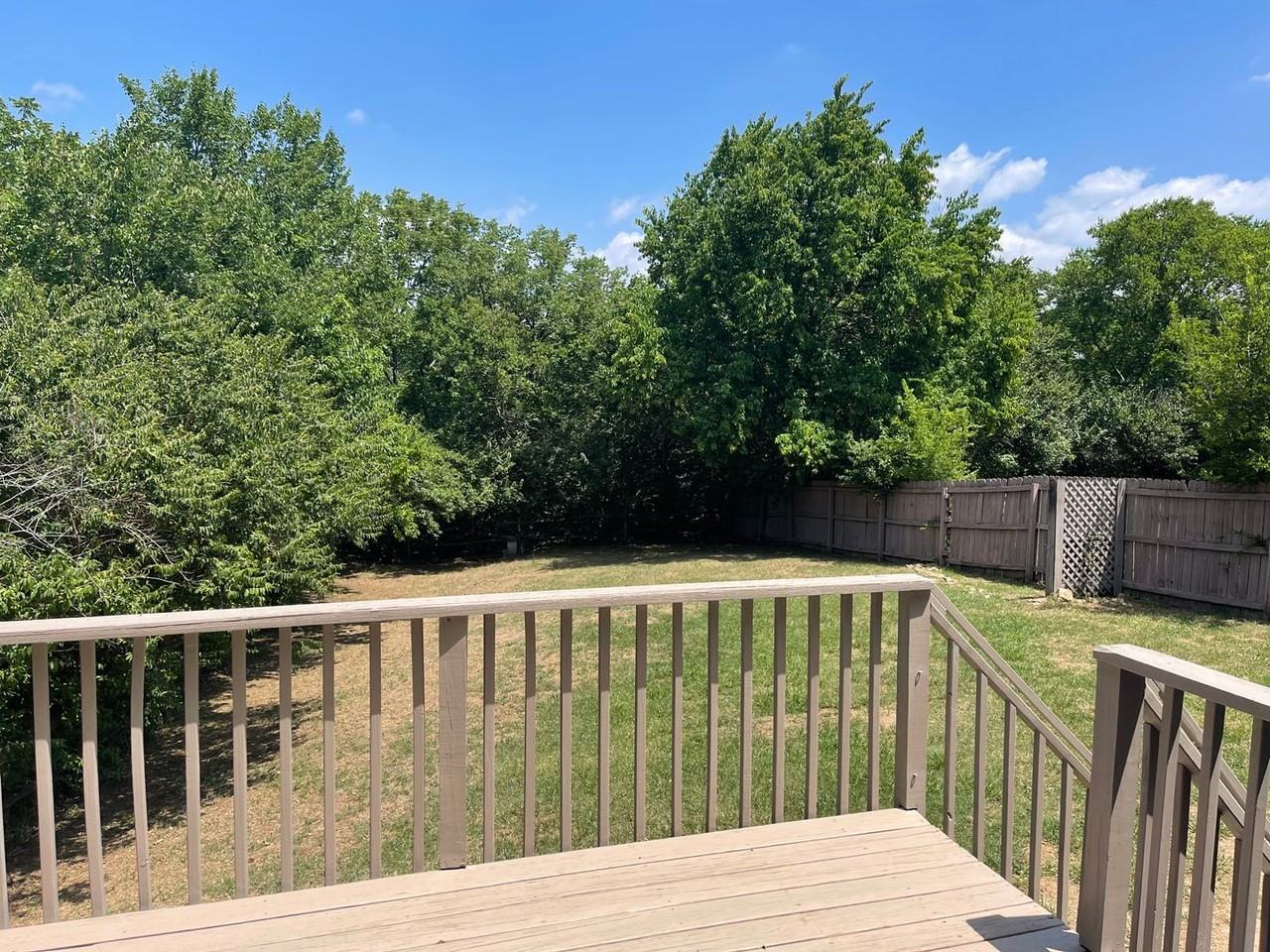 428 Newton Ct - Photo 6 of 13