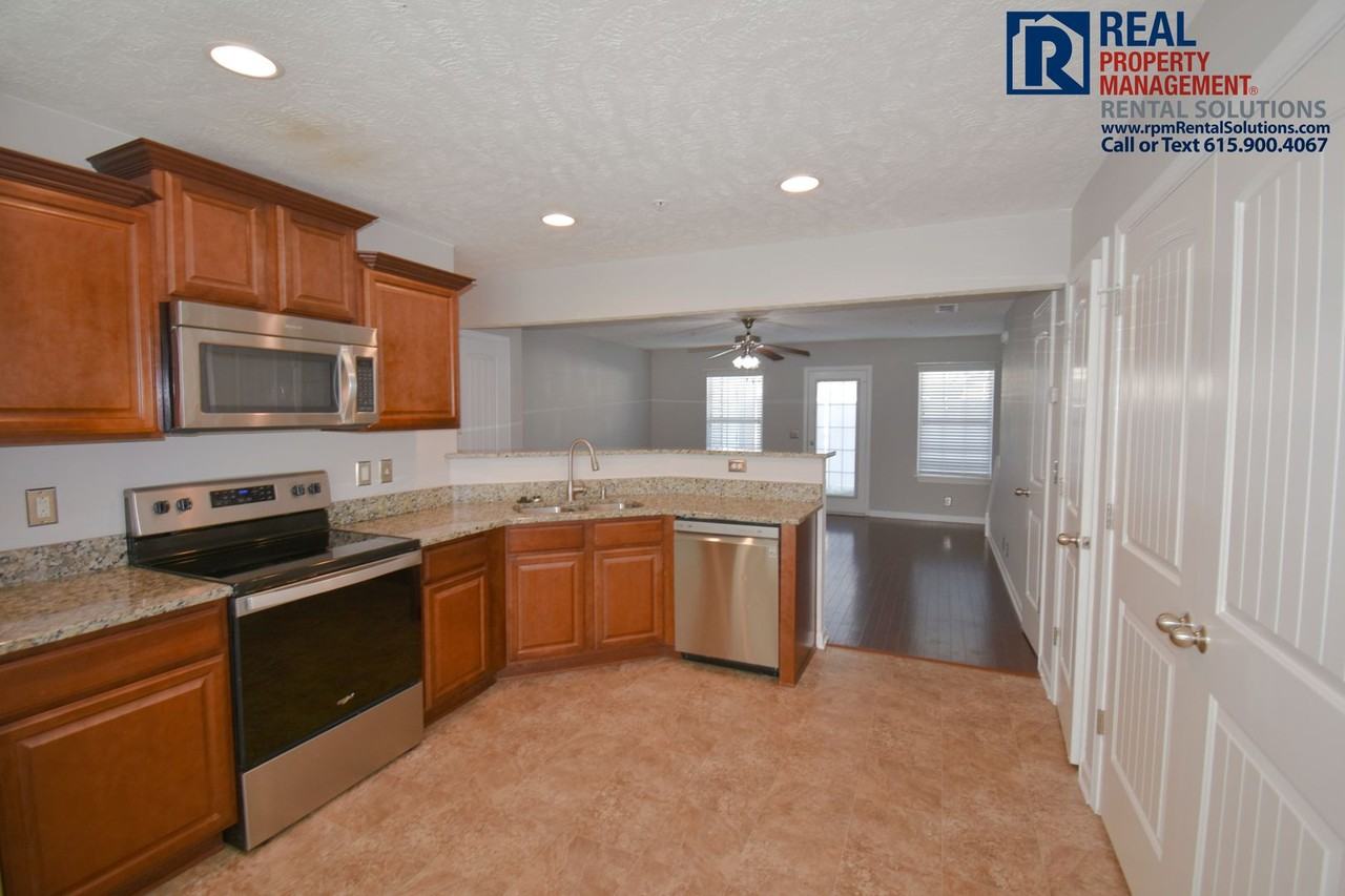 2032 Debonair Ln - Photo 7 of 20