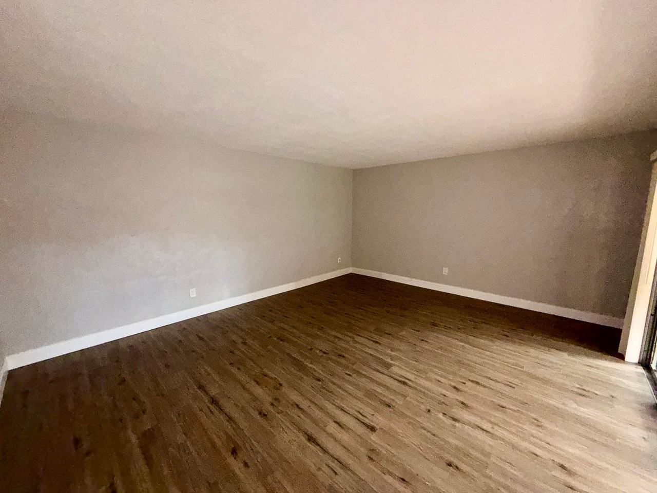 190 Moonstone Ct - Photo 5 of 33