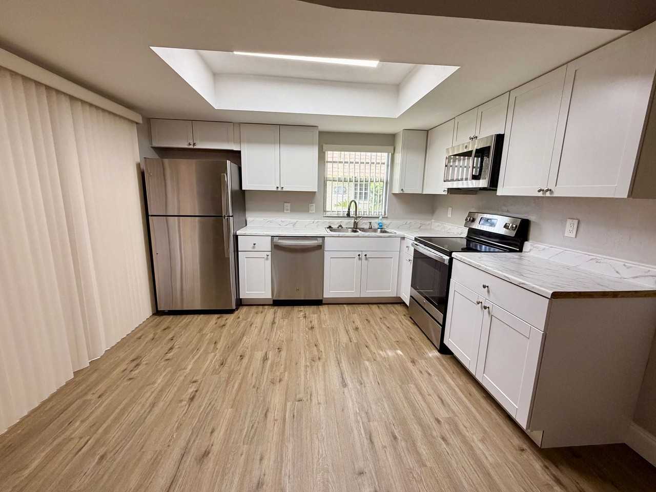 190 Moonstone Ct - Photo 7 of 33