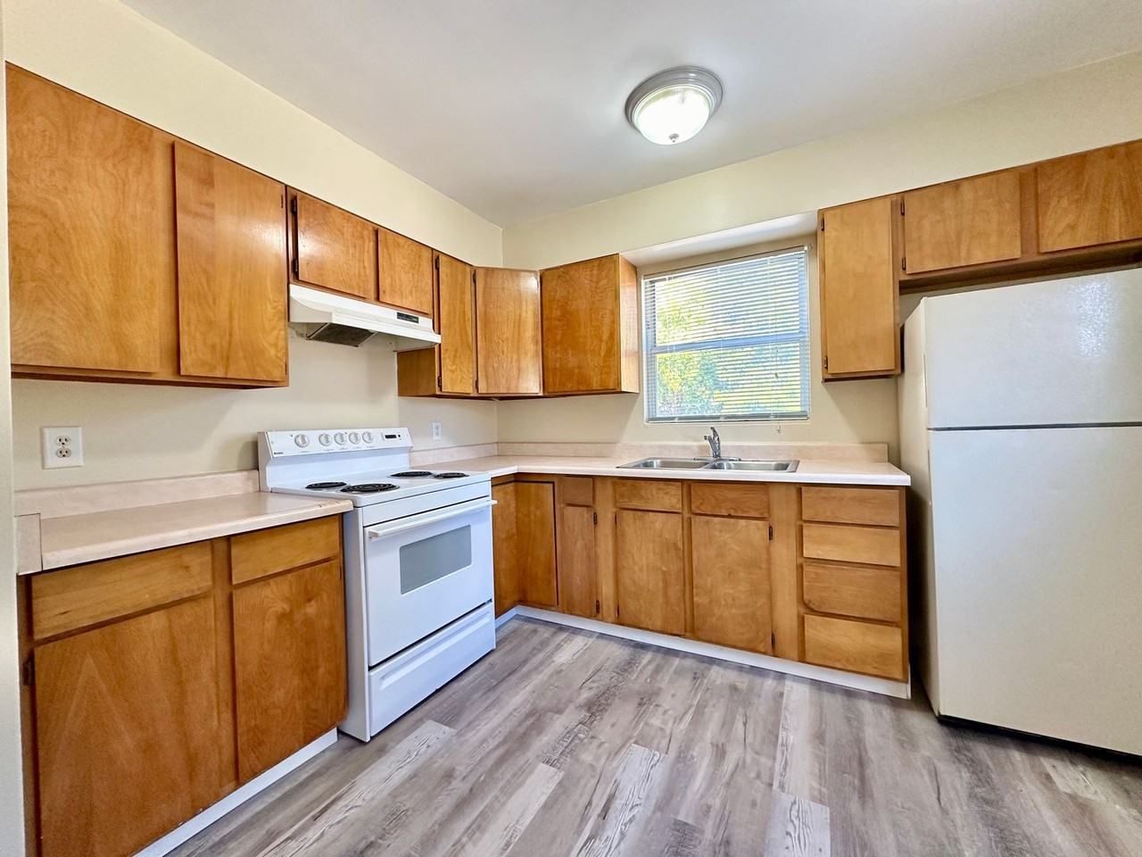 1501 9th St - Photo 3 of 14