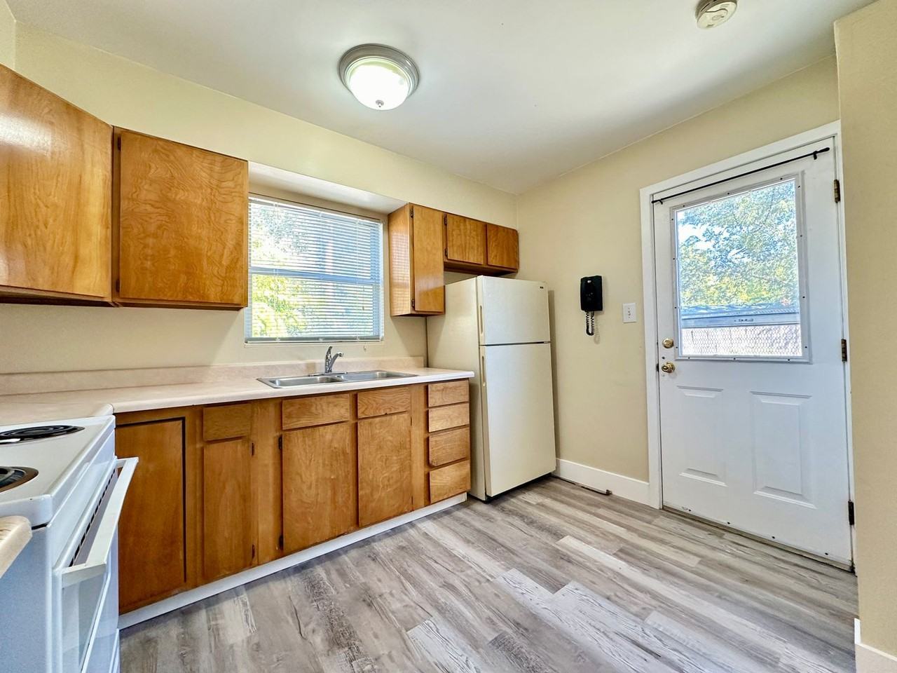 1501 9th St - Photo 4 of 14