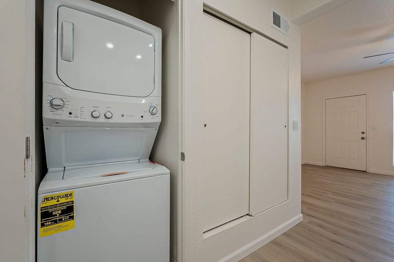 315 & 317 E. Lester St. - Photo 7 of 15