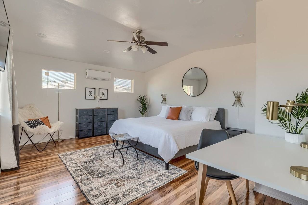 2201 N. Los Altos Ave. - Photo 3 of 25