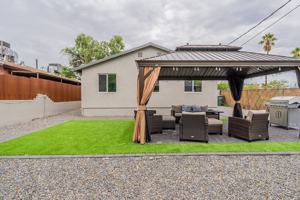 featured image of 1023 E 9th St