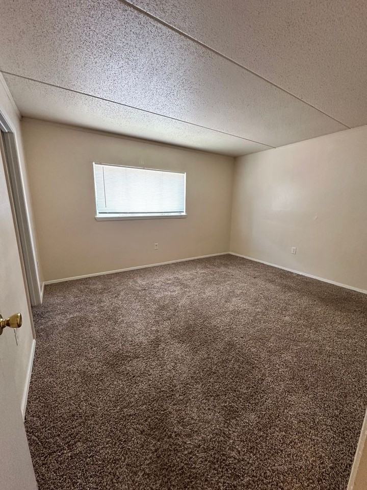 9895 Florida Blvd #307 - Photo 5 of 7