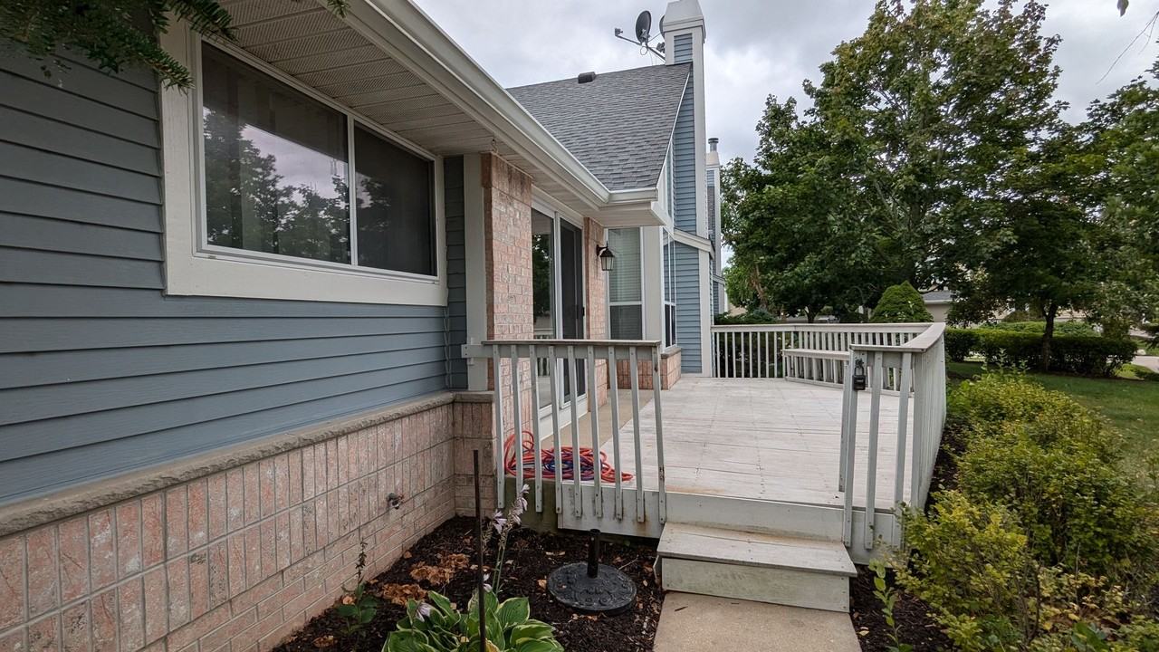 14303 W Waterford Square Dr - Photo 2 of 24