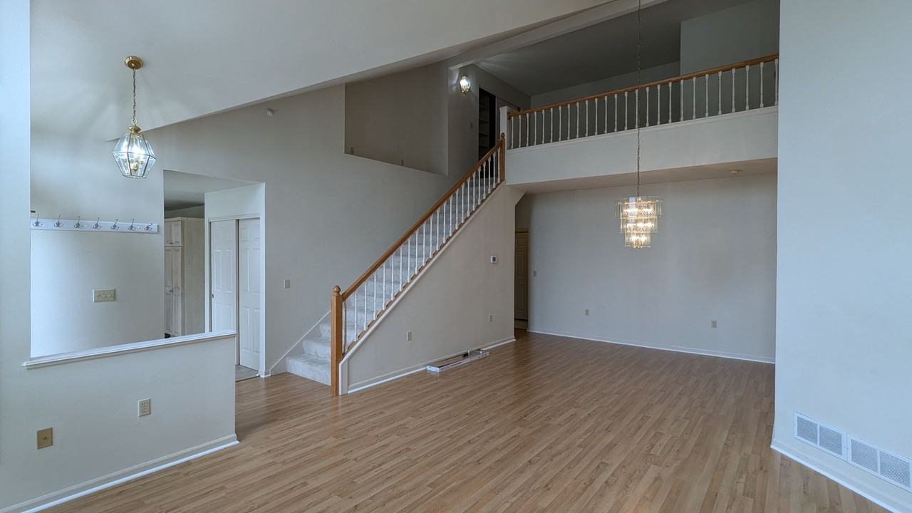 14303 W Waterford Square Dr - Photo 7 of 24