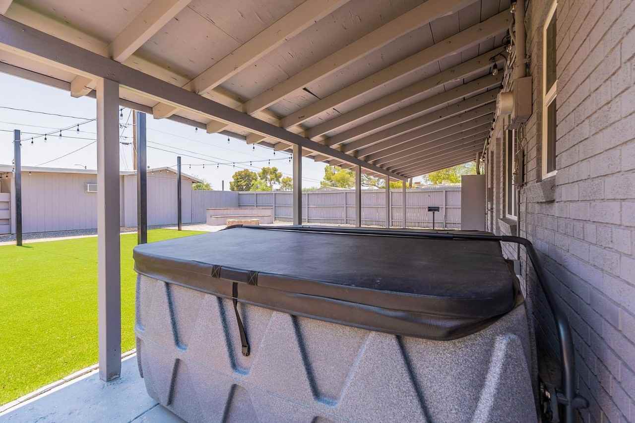 1402 E. Hampton St. - Photo 3 of 50