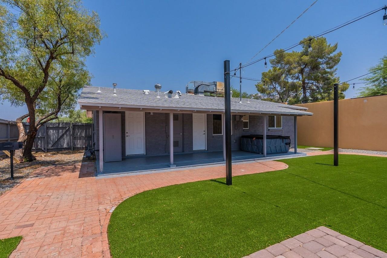 1402 E. Hampton St. - Photo 6 of 50