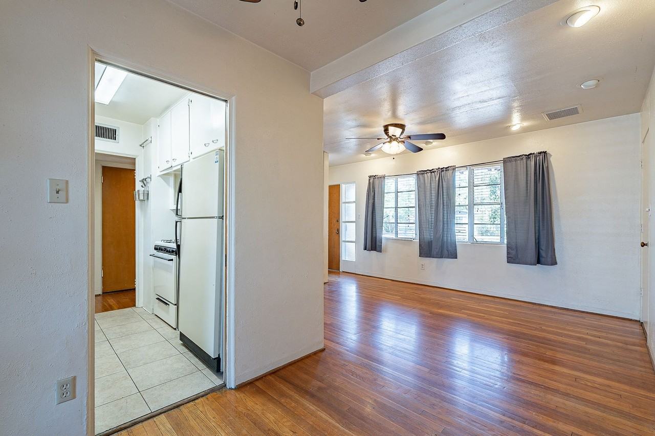 2005-2011 E. 2nd St. ( 2005, 2007, 2009, 2011 ) - Photo 4 of 25