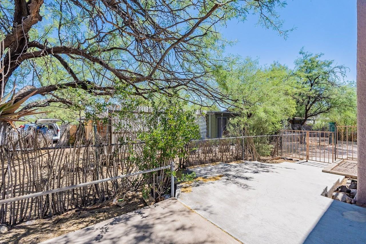 1926 N. Fremont Ave. - Photo 3 of 32