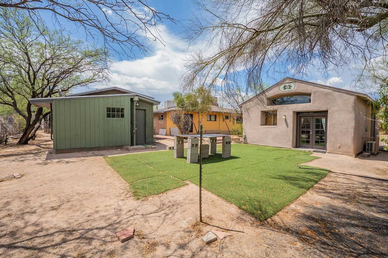 1104 E. Waverly St. - Photo 3 of 50