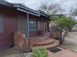 featured image of 1104 E Waverly St