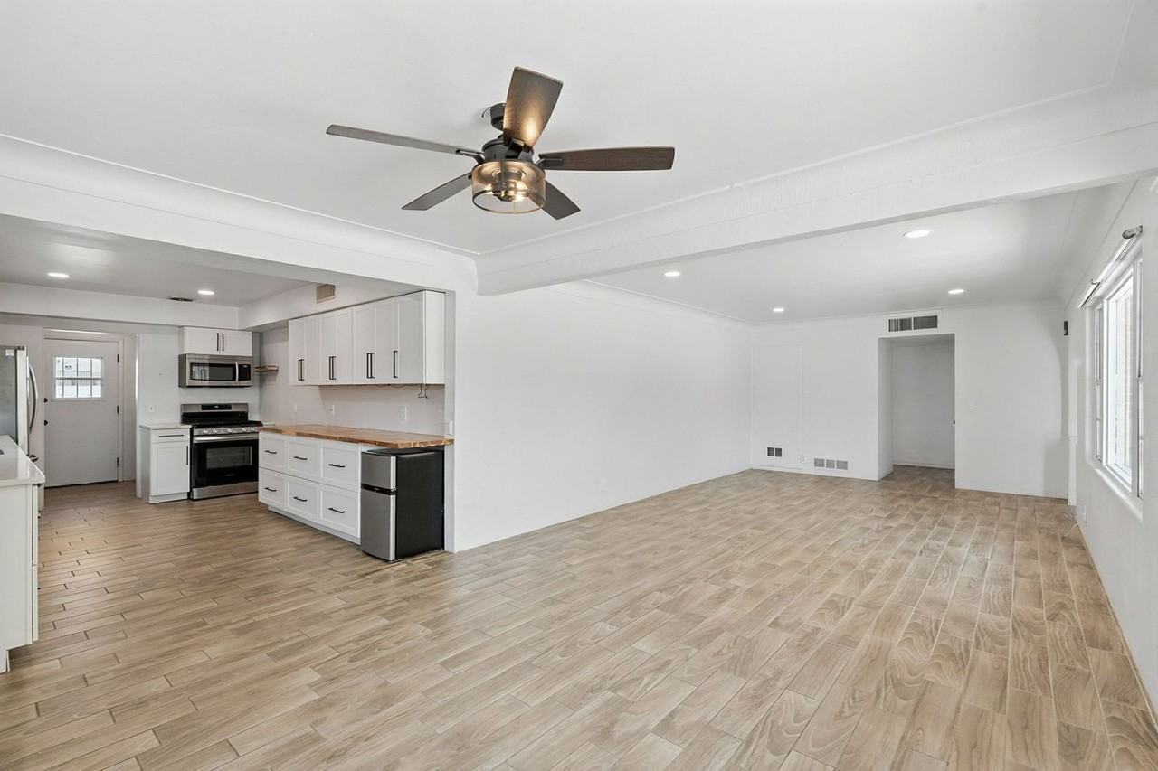 1520 E. 10th St. - Photo 7 of 36