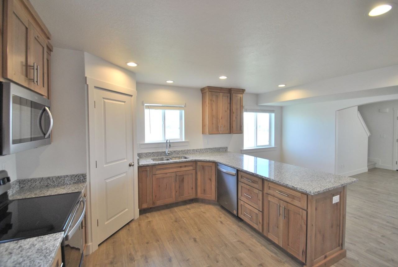 315 N 2650 W #12 - Photo 5 of 16