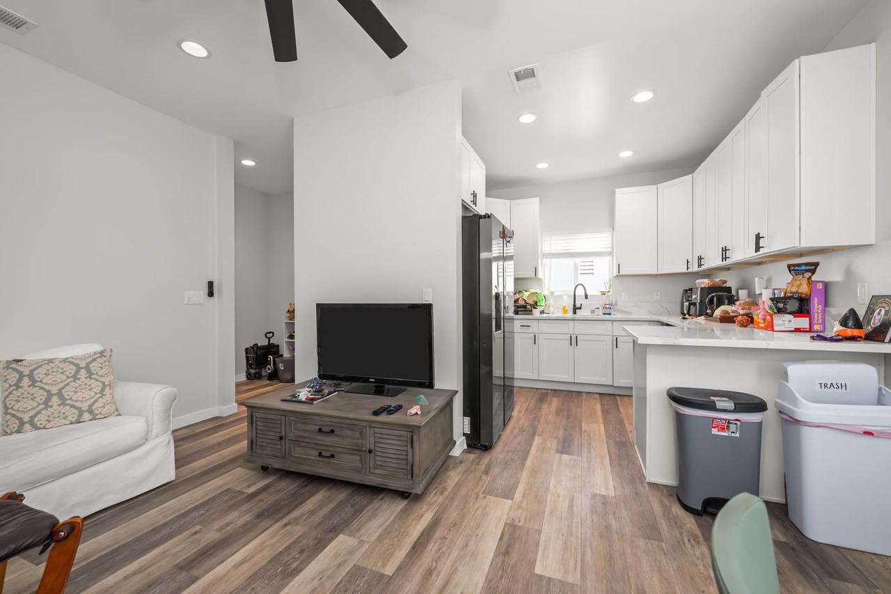 5229 E Falls View Dr - Photo 6 of 18