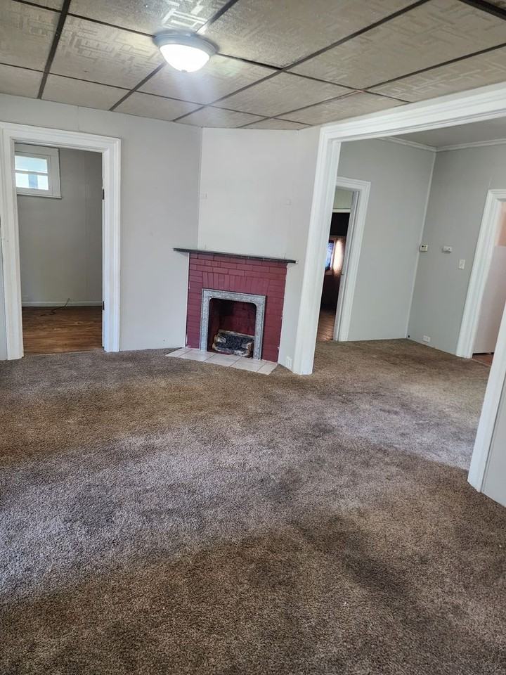 220 S Bond St - Photo 3 of 19