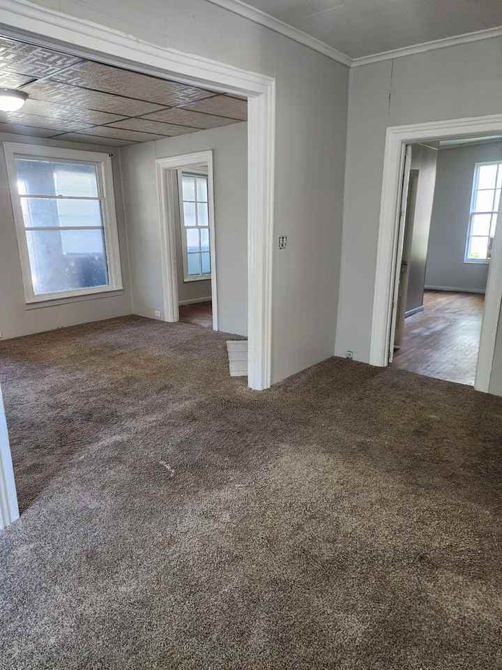 220 S Bond St - Photo 4 of 19