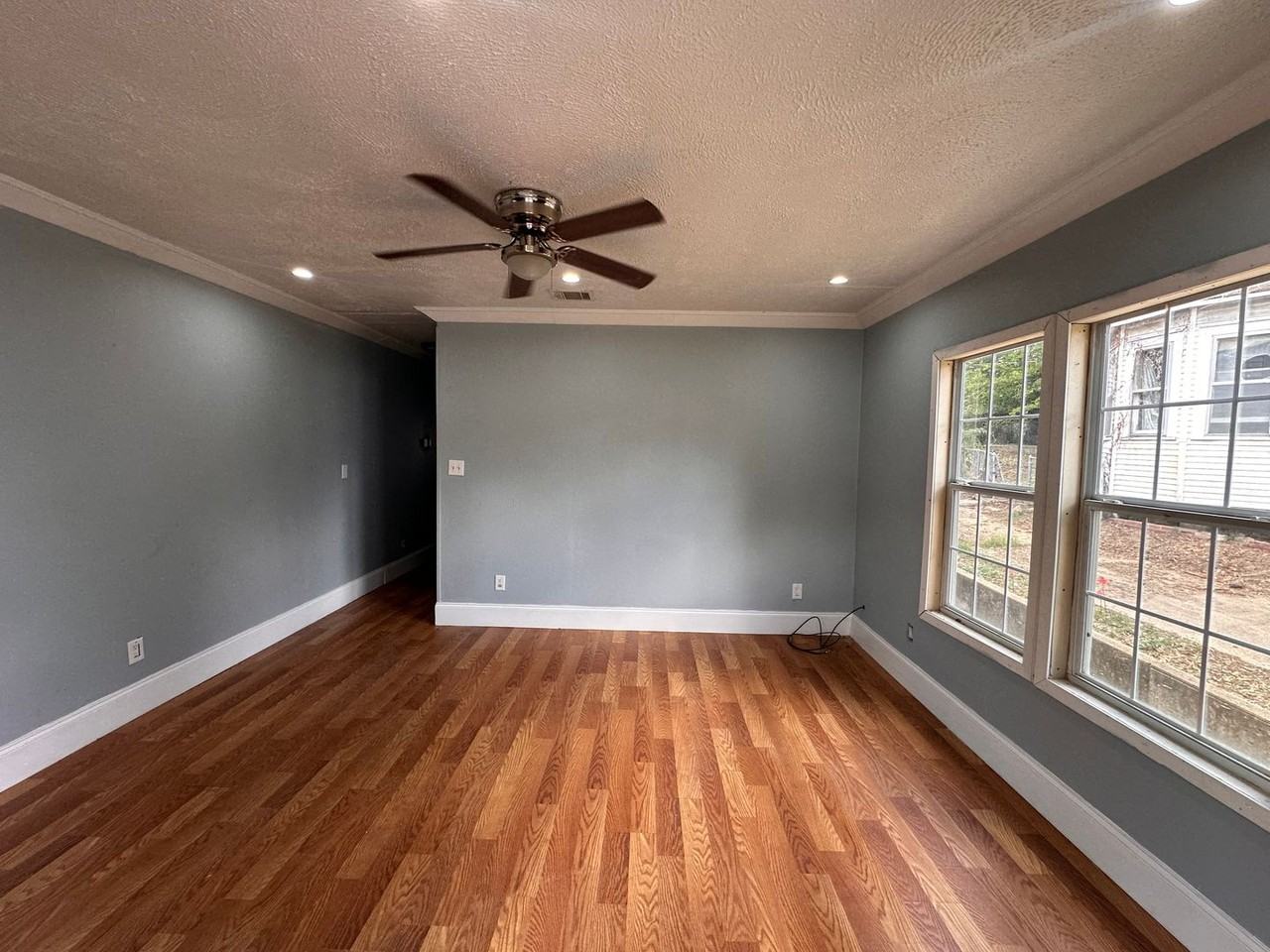 137 Lister St - Photo 4 of 9