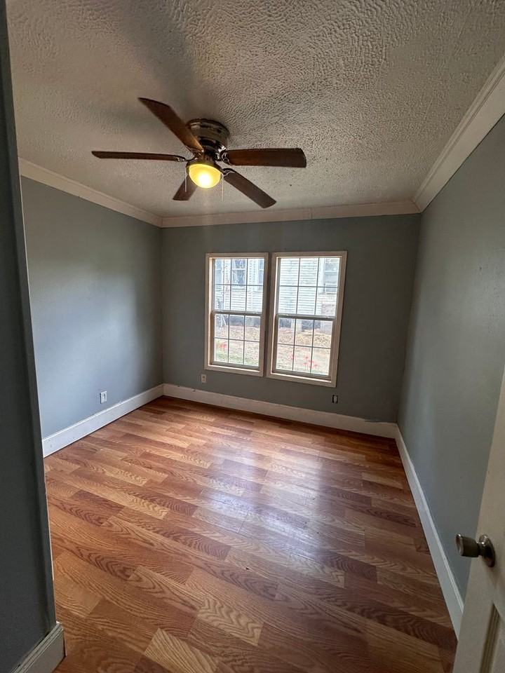 137 Lister St - Photo 7 of 9