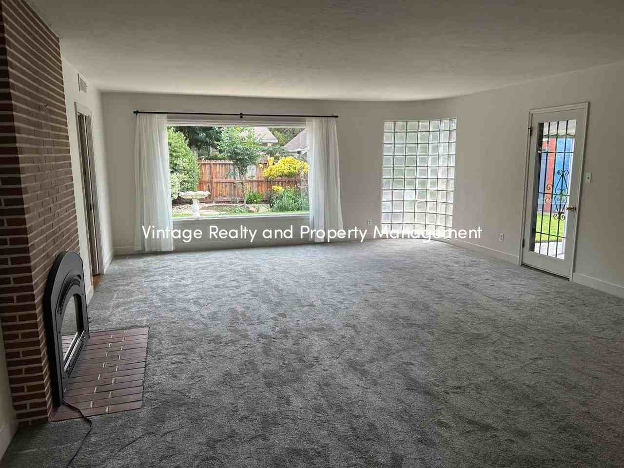 1120 S Church St - Photo 2 of 22