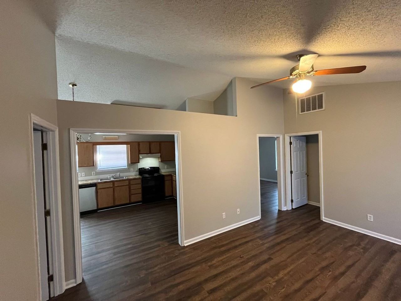 1149 Pelham Wood Dr - Photo 2 of 12