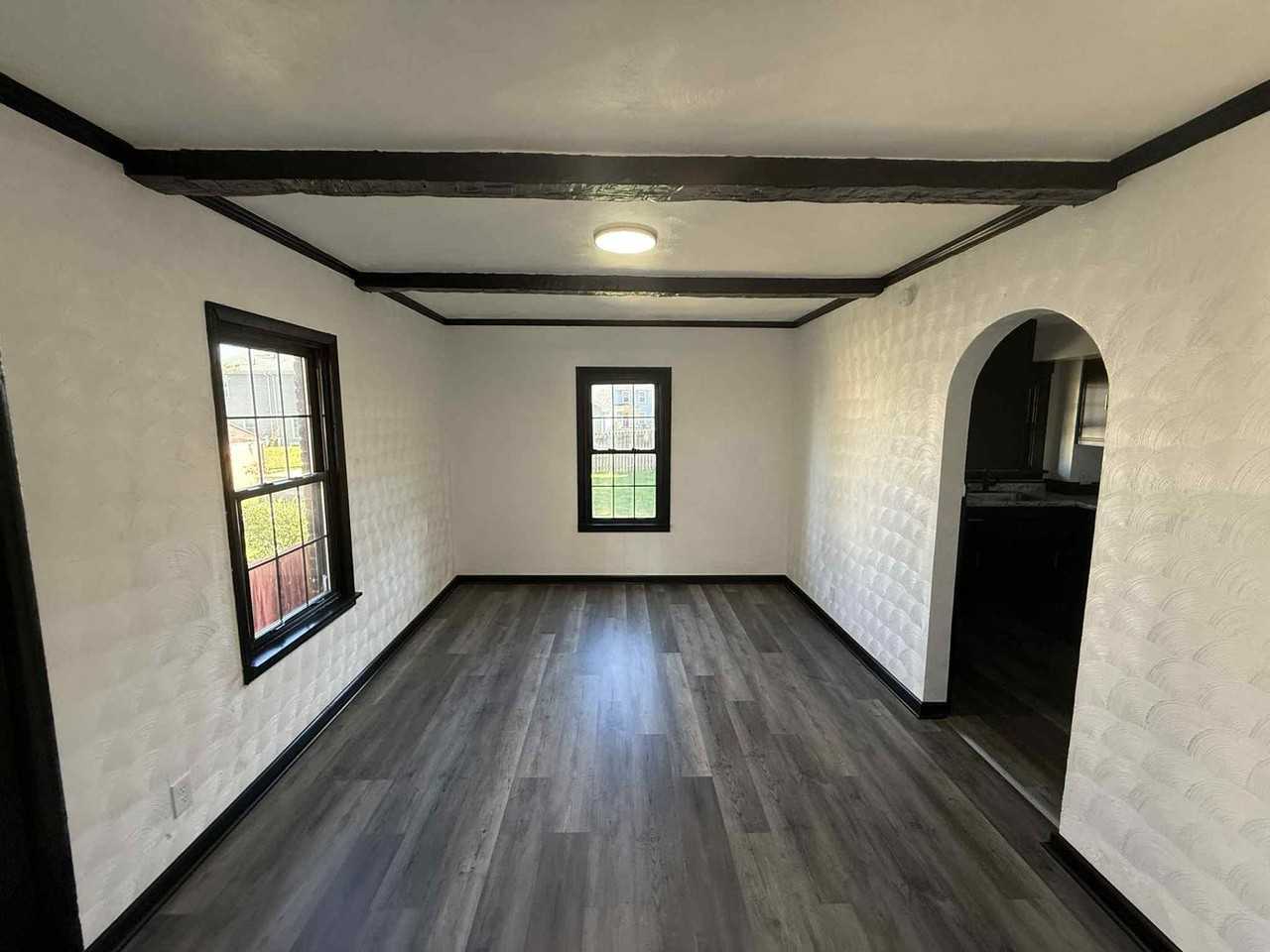 713 Crawford Ave - Photo 3 of 8