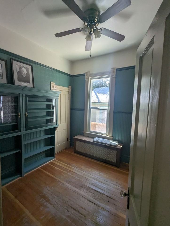 109 Sherman St - Photo 3 of 21