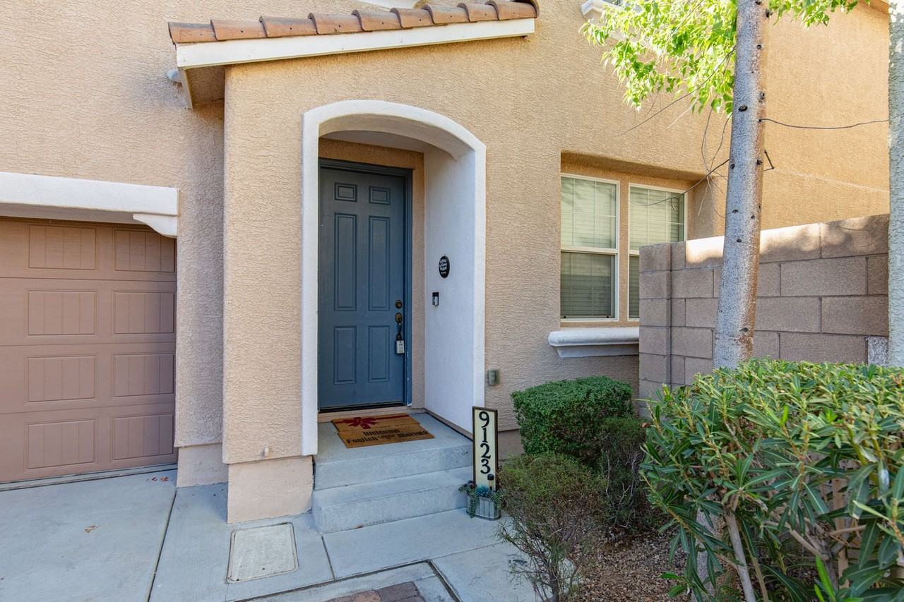 9123 Mount Wilson St - Photo 2 of 29