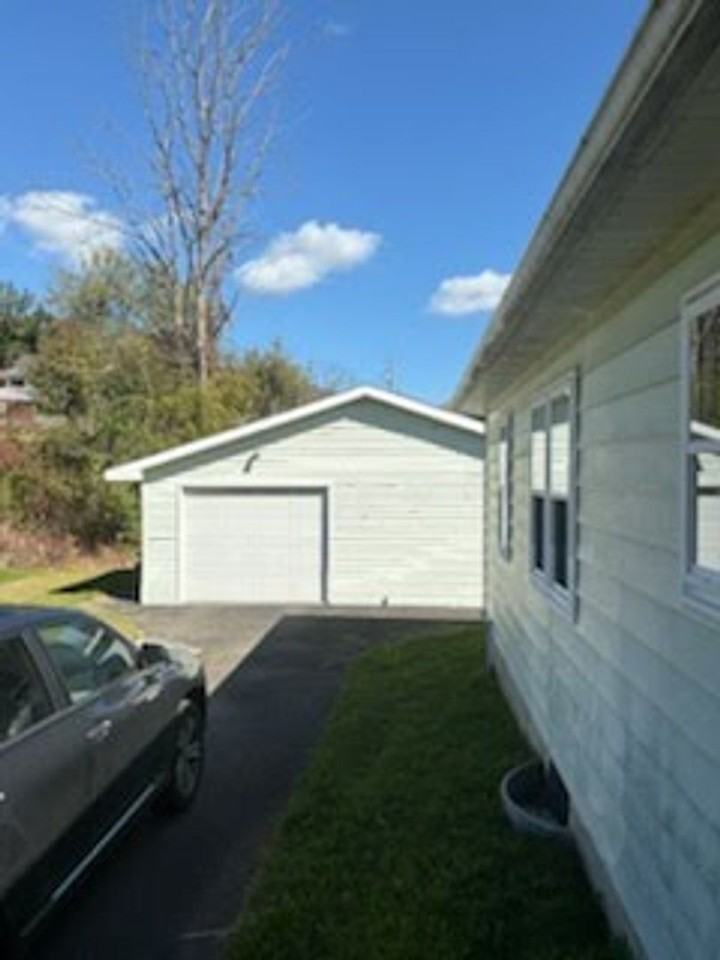 38 Woodhill Ct - Photo 3 of 19