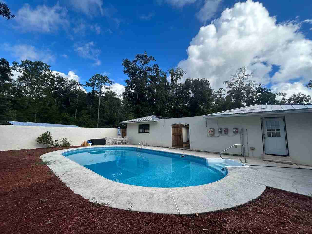 3322 Nw 39th Ter - Photo 2 of 36