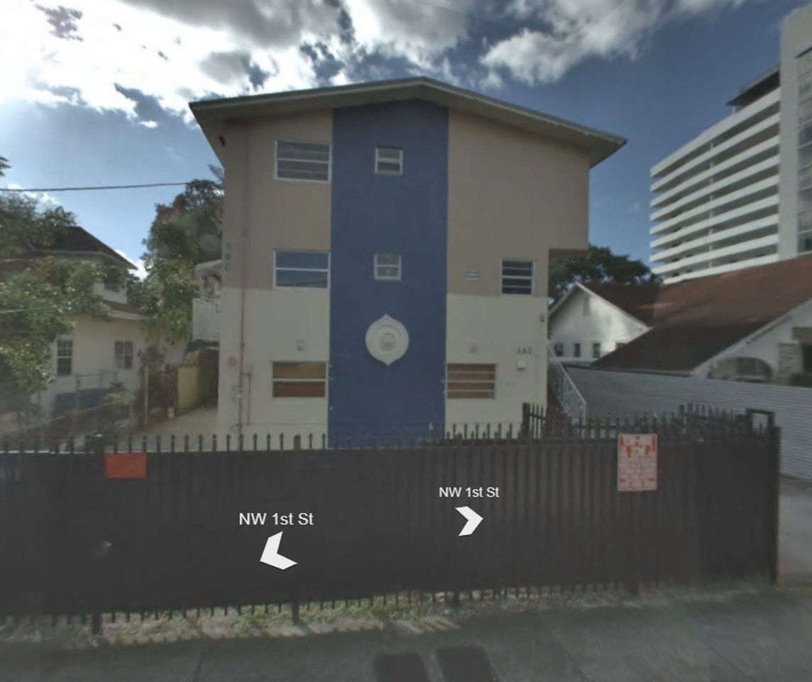 560 NW 1 ST - Photo 2 of 32