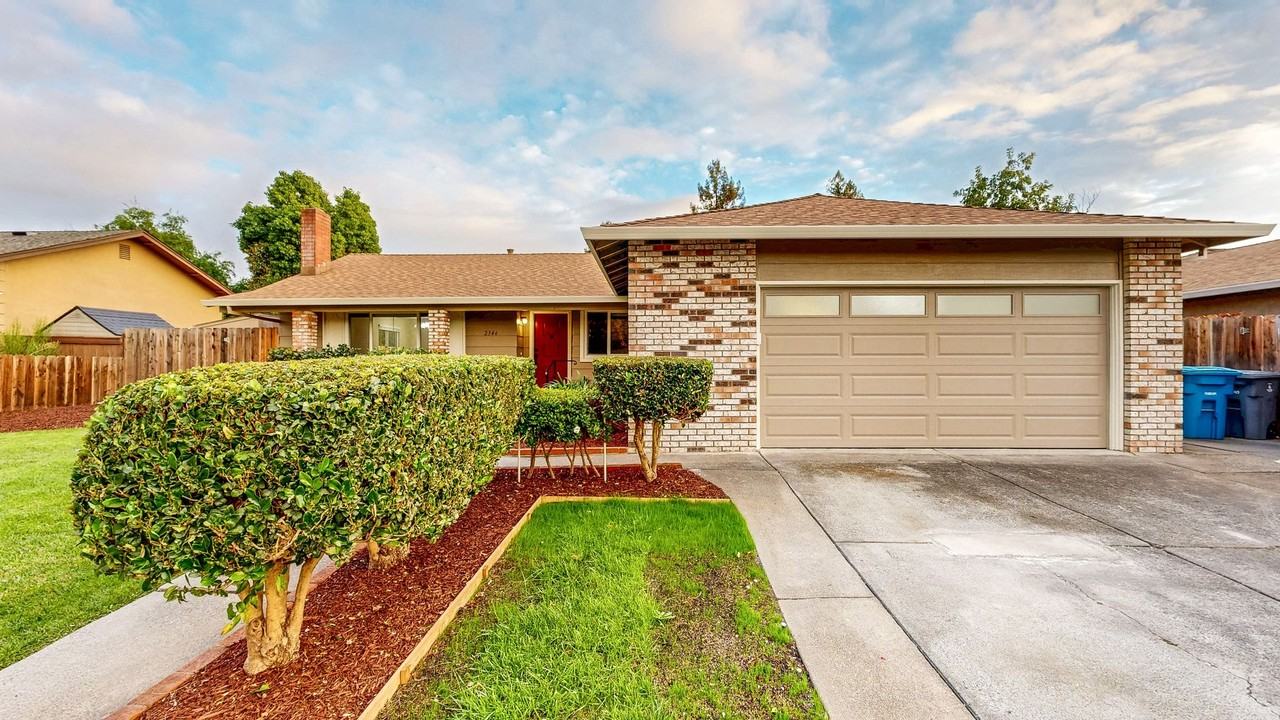 2346 Fairbanks Drive - Photo 2 of 50