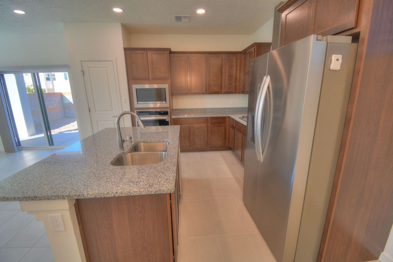 4323 Wymont Cir Ne - Photo 2 of 27