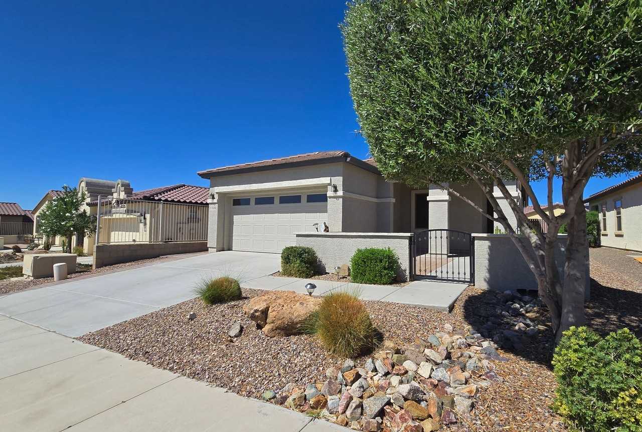 17520 W Fairview St - Photo 2 of 42