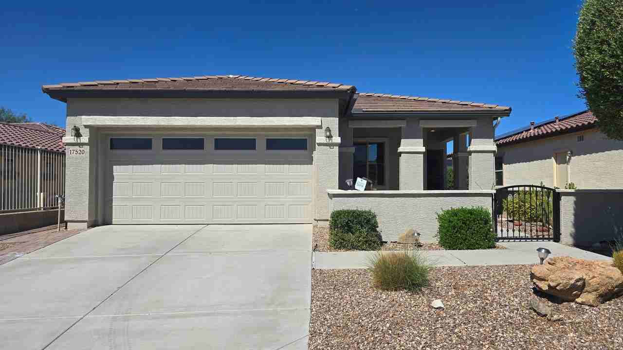17520 W Fairview St - Photo 3 of 42