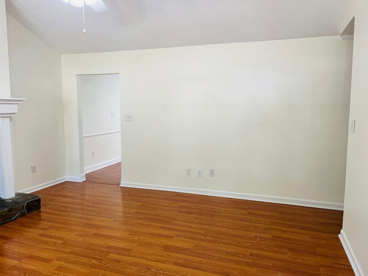 28 Sandstone Dr - Photo 3 of 31