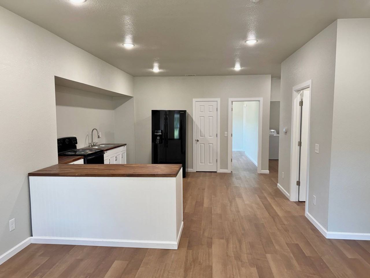 2304 10th St - Photo 4 of 30