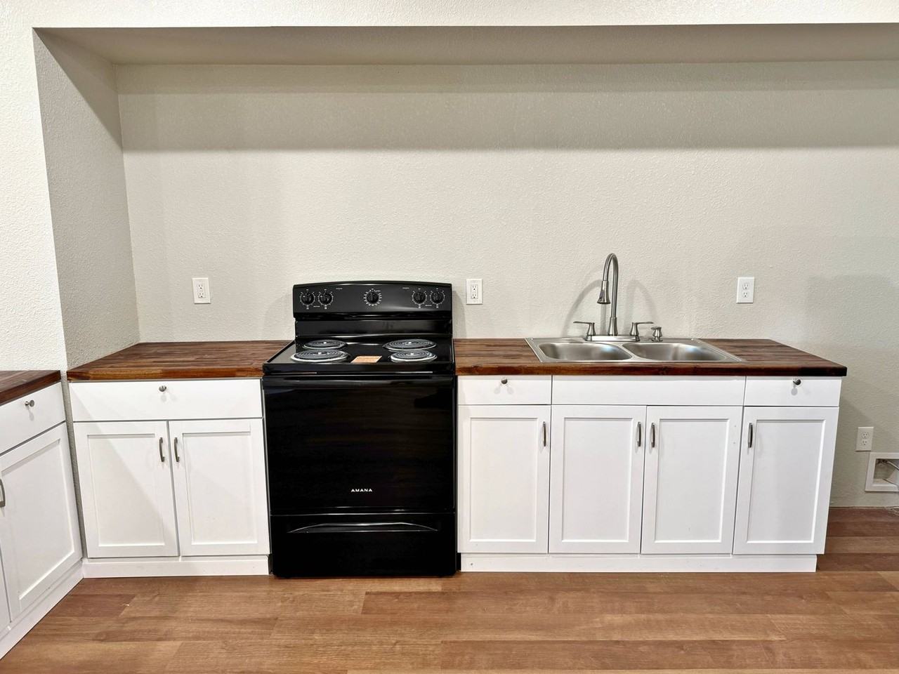 2304 10th St - Photo 6 of 30